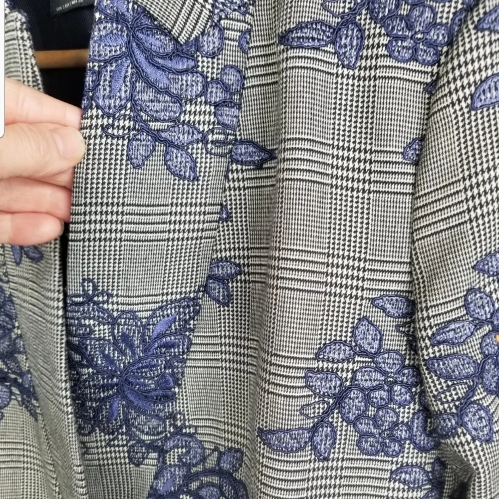 Zara Gray and Blue Floral Blazer - Picture 7 of 11